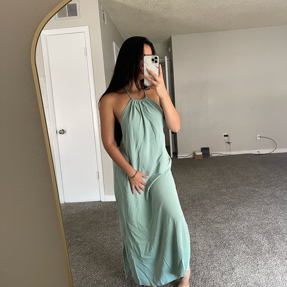 Elegant Green Halter Maxi Dress